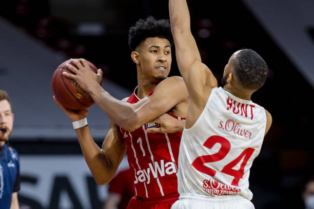 依靠防守反 依靠防守反