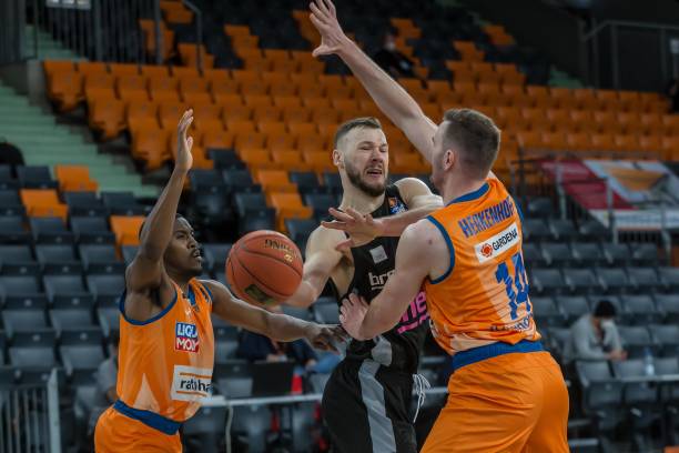 回赛中的历 回赛中的历