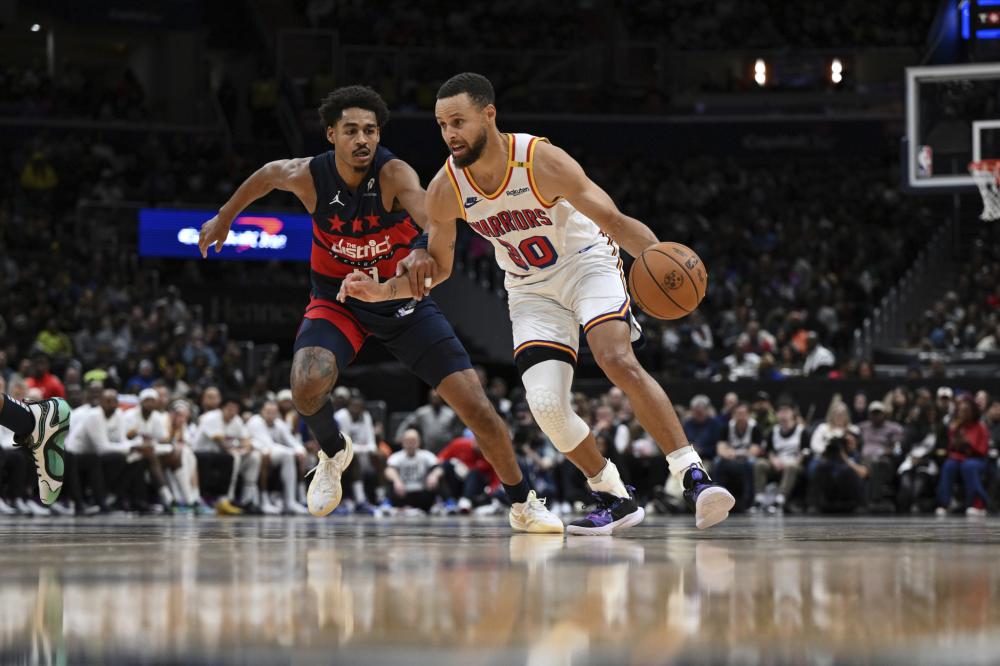 向后翻腾两 向后翻腾两